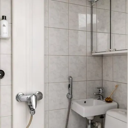 アパート A Compact In The Center